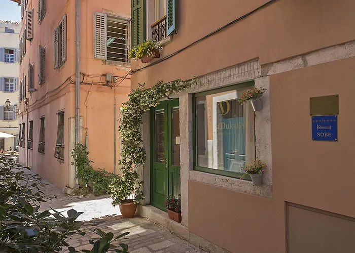 Duketis Ρόβινι