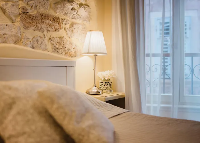 Duketis Πανσιόν