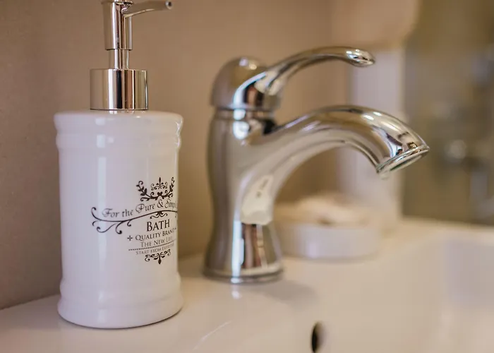 Duketis Πανσιόν