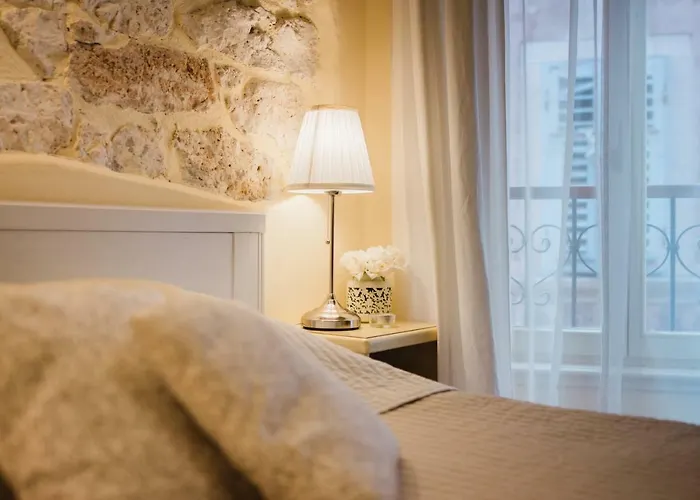 Πανσιόν Duketis Ρόβινι